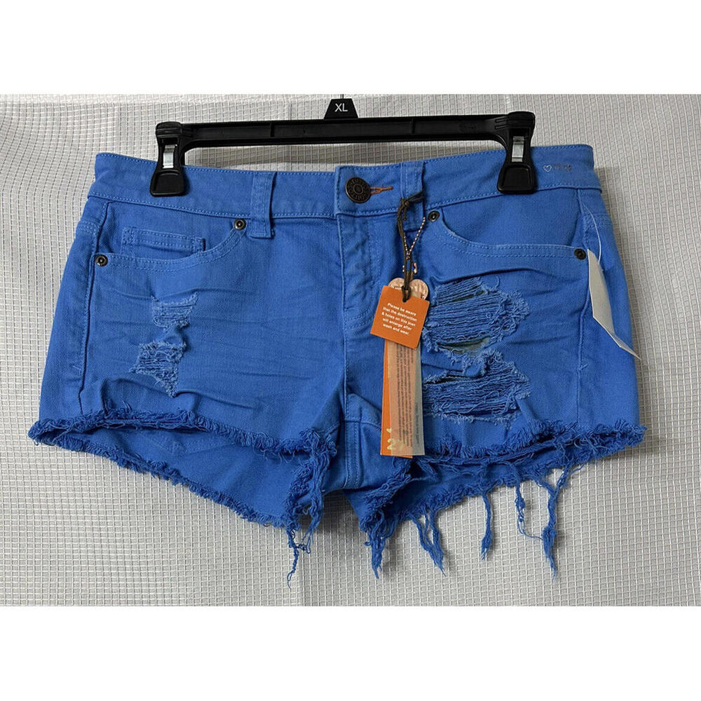 NWT Dittos Misty Mid Rise Womens Juniors Blue Destructed Jean Shorts‎ Size 27